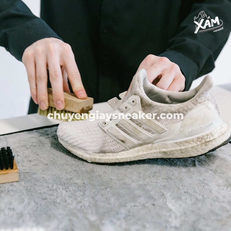 7 bước vệ sinh giày thể thao sneaker tại nhà sạch như mới 