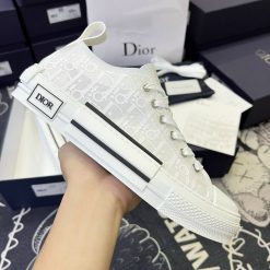 Giày Converse X Dior Kaws B23 Low Top White Dior Oblique Like Auth 01